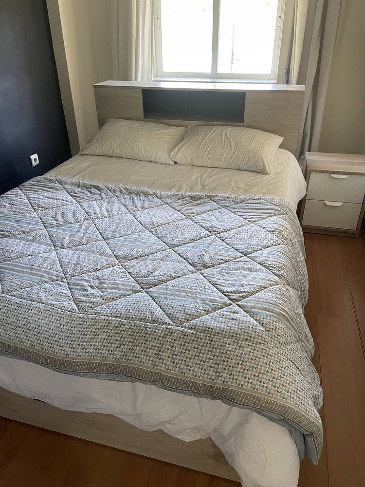 Cama casal com colchão