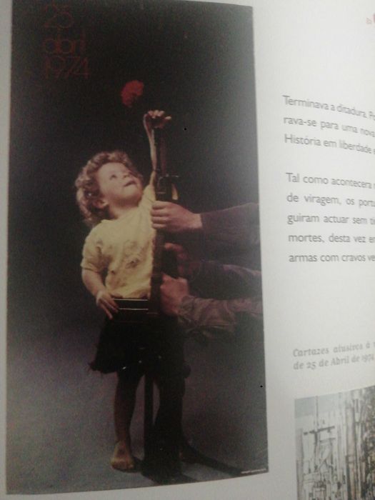 25 de Abril
de Ana Maria Magalhães e Isabel Alçada