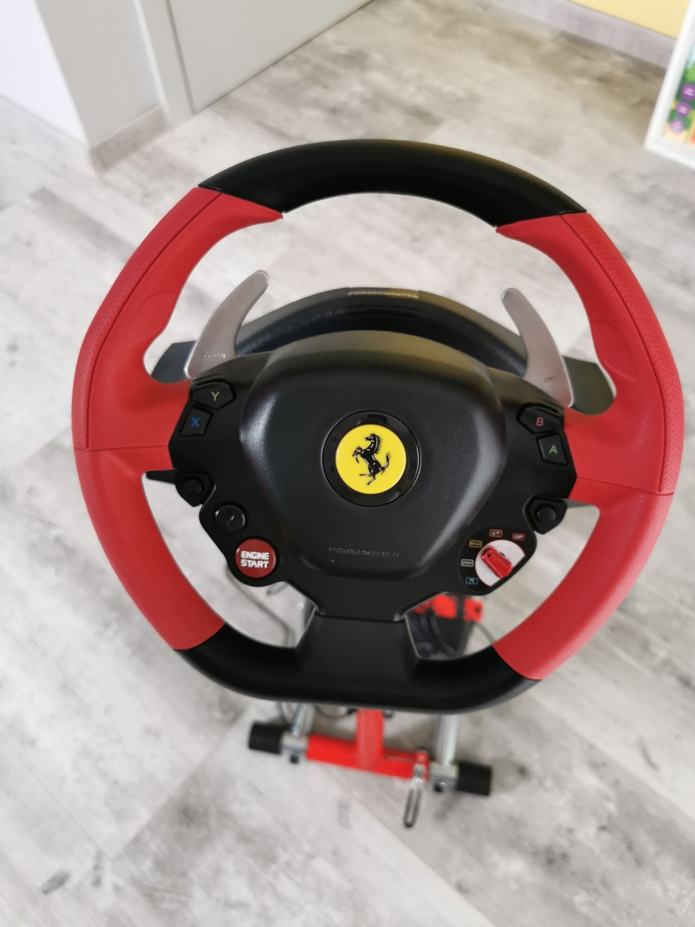 Kierownica i stojak Thrustmaster F458 XBOX one