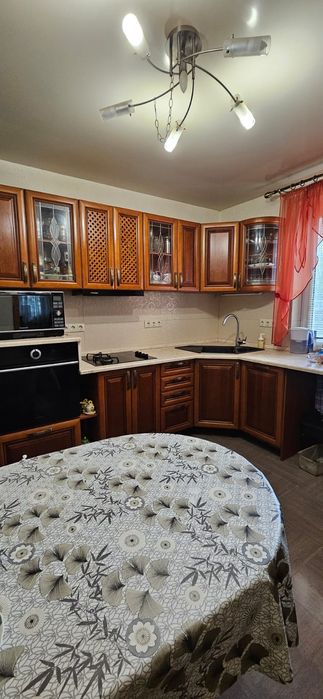 Продажа будинку в центрі с. Старі Безрадичи, Обухівський район