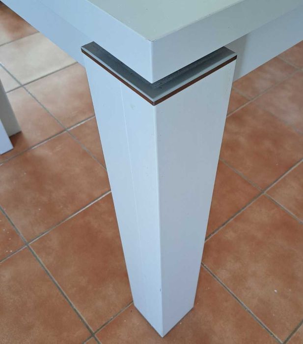 Vendo mesa extensível e cadeiras