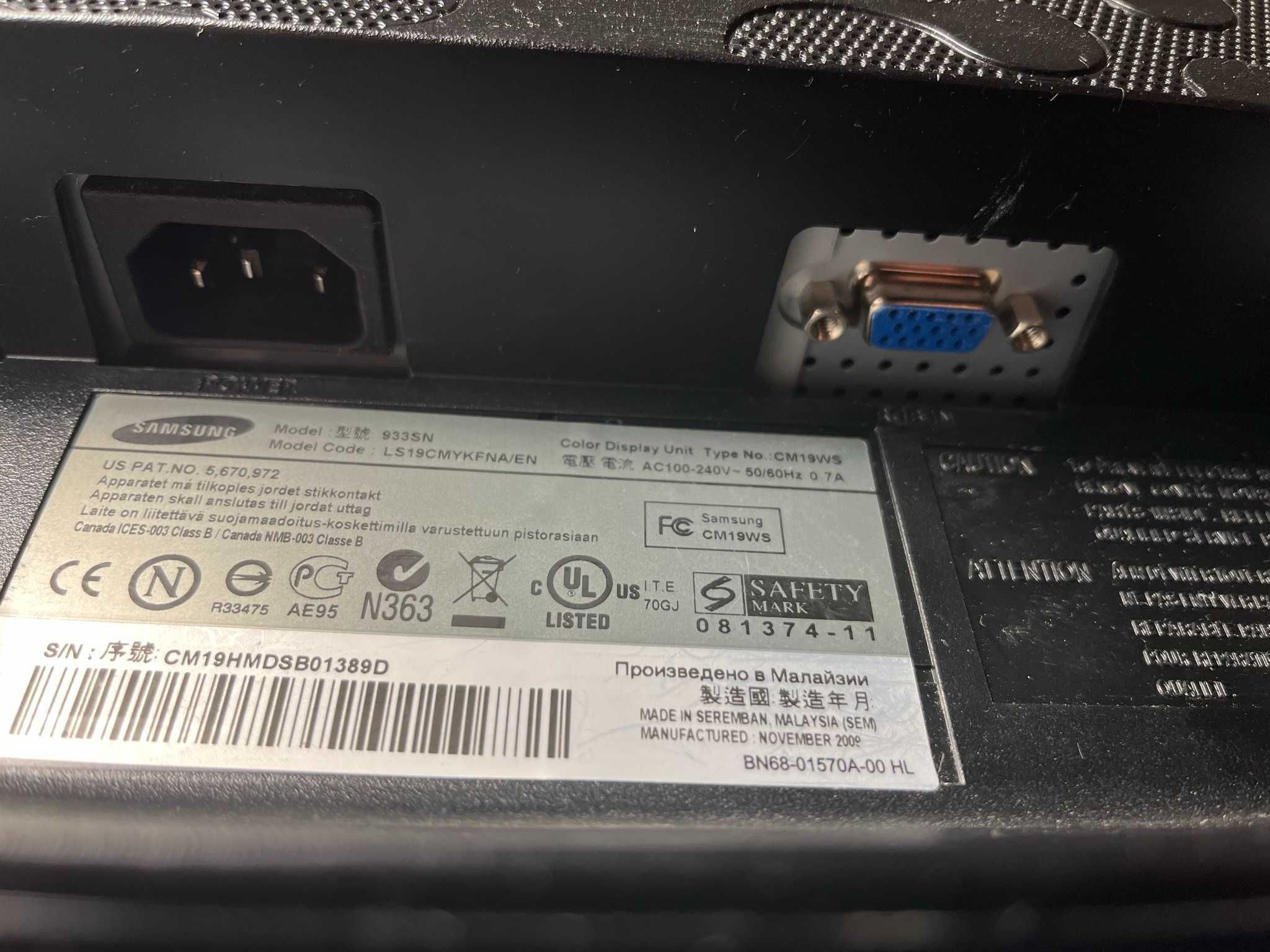 Monitor SAMSUNG 933SN 19"