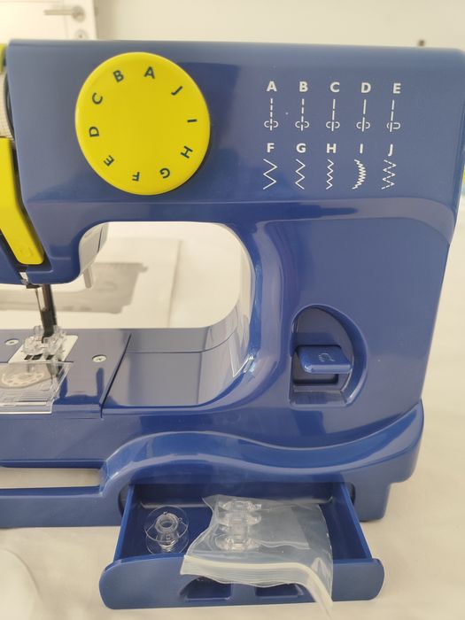 Máquina de Costura mini John Lewiss