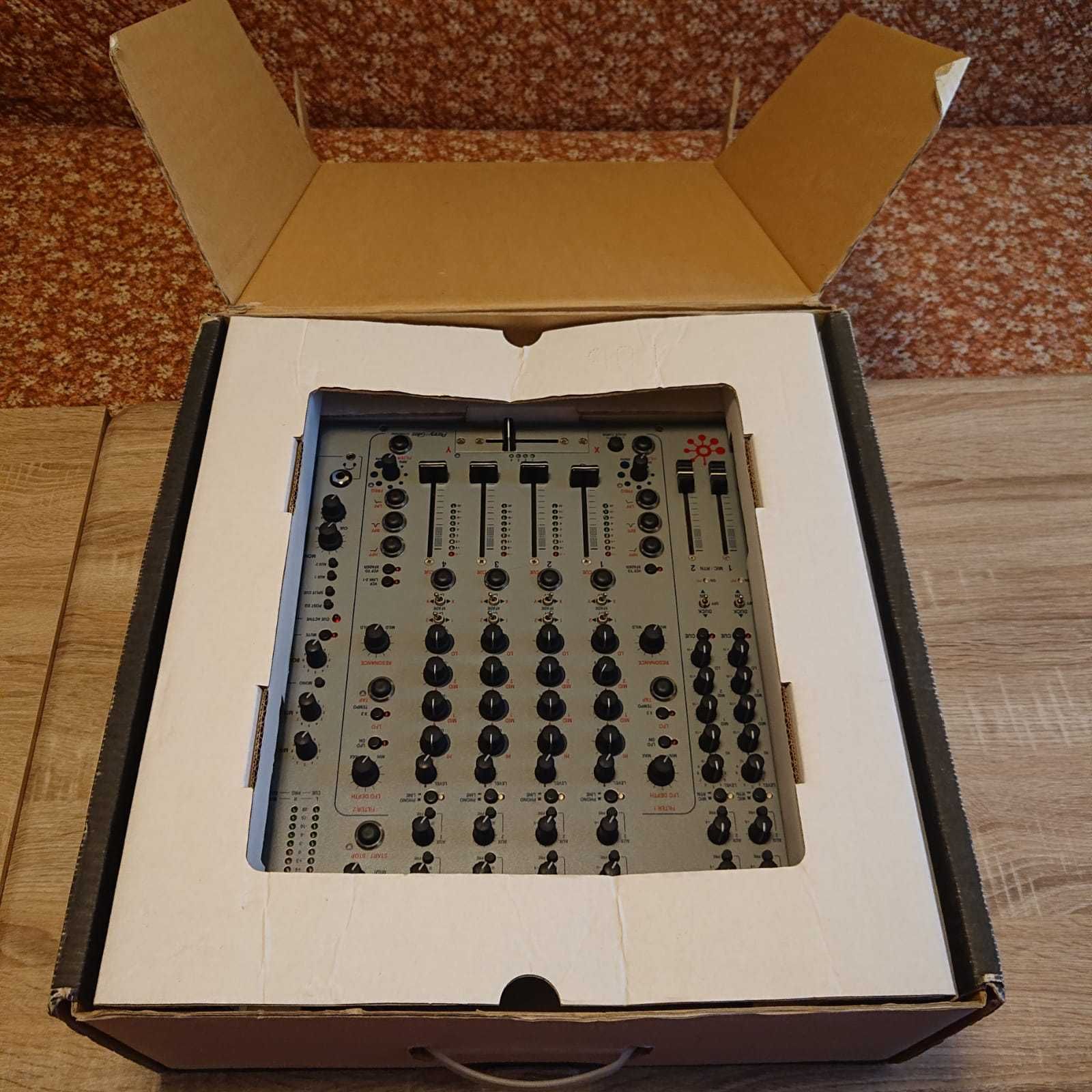 Professional DJ Mikser Allen & Heath Xone 92