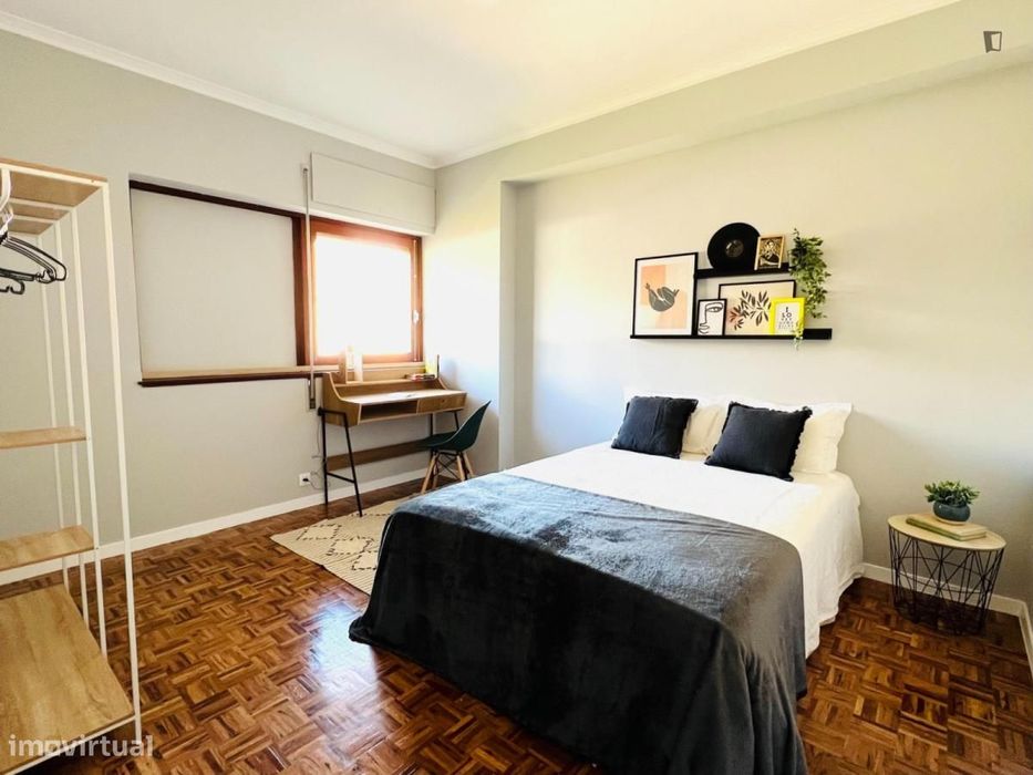 Quarto - localizado em Bairro do Sol Coimbra