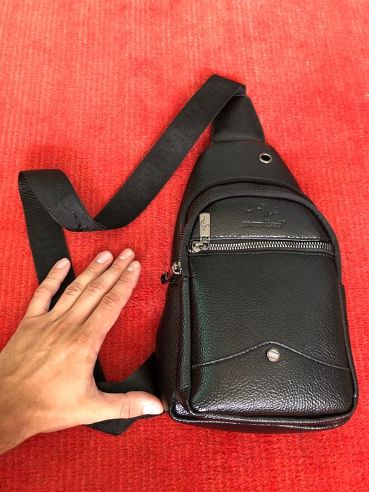 Чоловіча сумка бананка