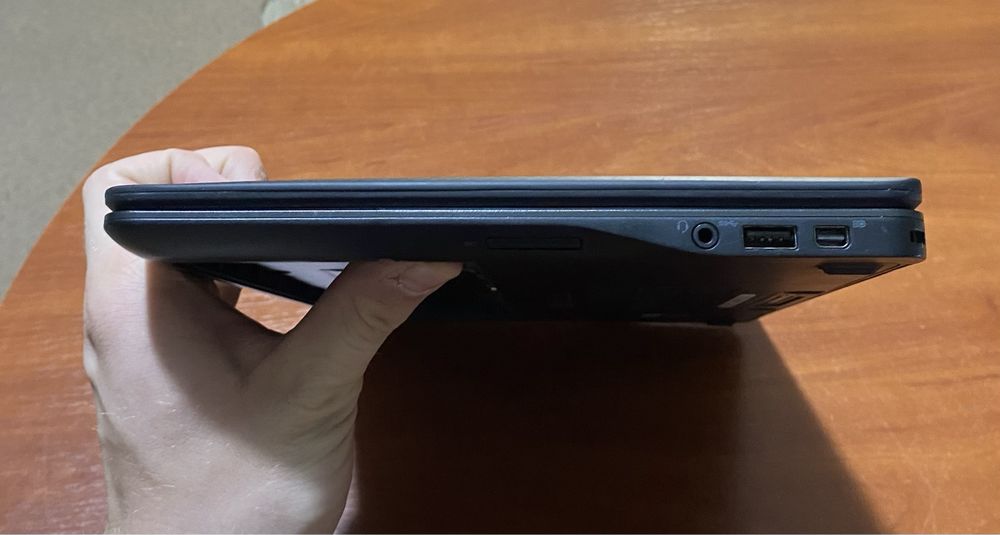 Ноутбук Dell Latitude E7240 12.5"/ 4GB RAM/32GB SSD/i5-4310! N2738