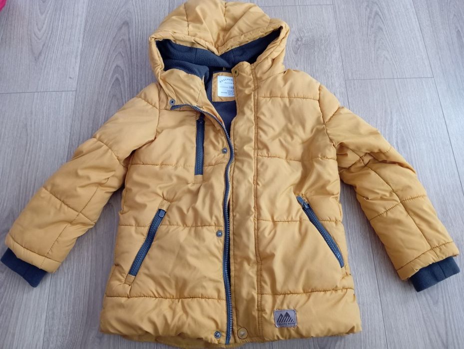 Zimowa kurtka dla chłopca Reserved rozmiar 122