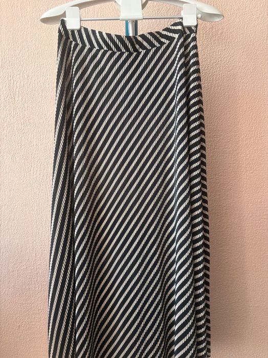 Юбка довга в полоску