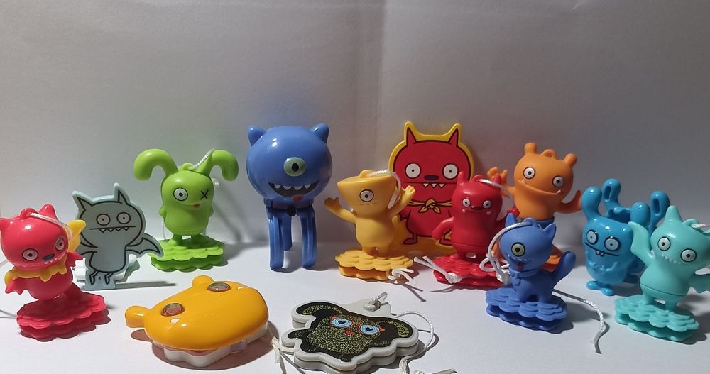 Игрушки Киндер сюрприз