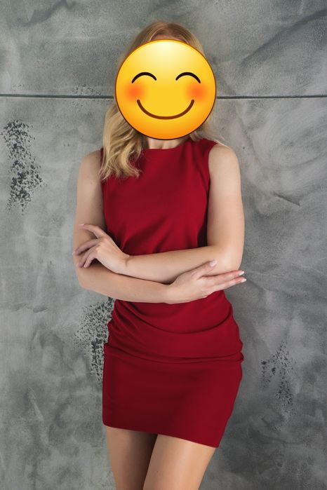 Сукня Gizia на мініатюрну дівчину