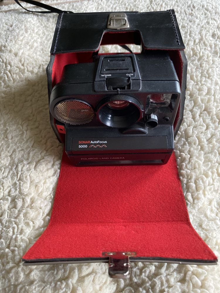 Stary polaroid, aparat fotograficzny sonar autofocus 5000