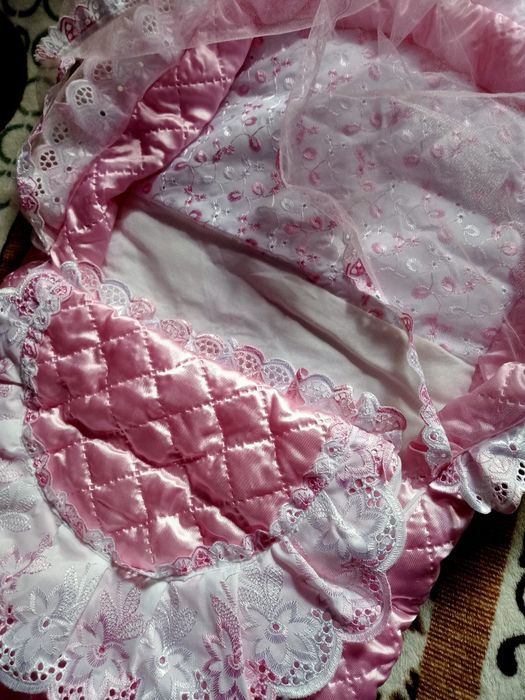 Конверт для новонародженої дівчинки для виписки з пологового будинку