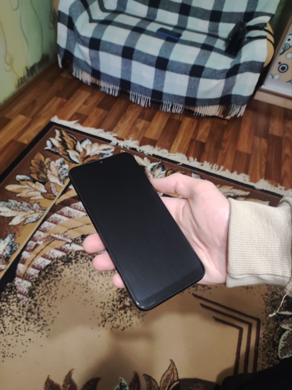 Продам телефон в гарному стані Xiaomi redmi 7 3/32