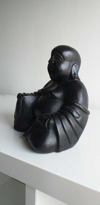 Czarny, drewniany Budda (Indonezja)
