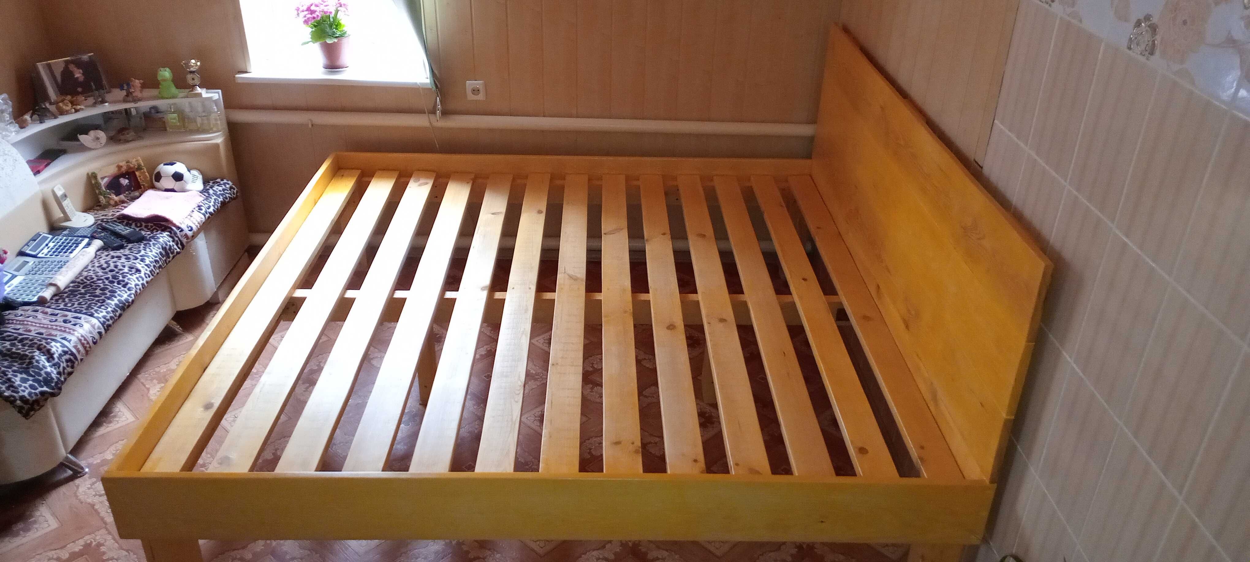 Кровать Двуспальная Деревянная 200*200см.