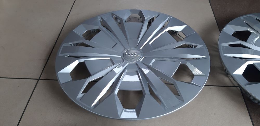 Kołpaki Audi 17" Oryginalne 83A.601.147 komplet ŁADNE Q3 Q2 A3 A4 Q5