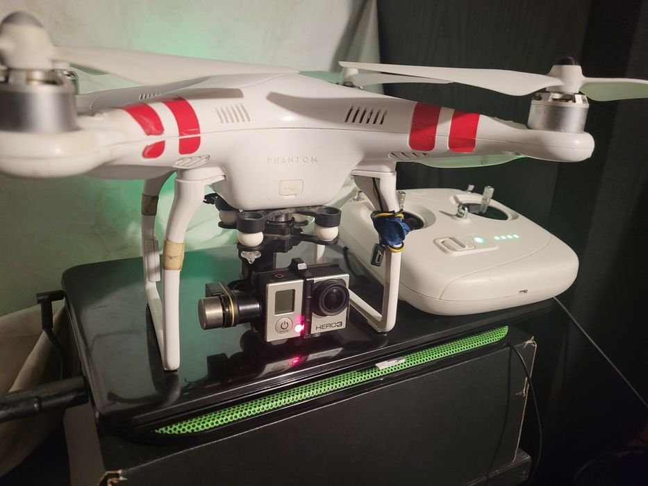 Phantom 2 z gimbalem Zenmuse plus go pro 3