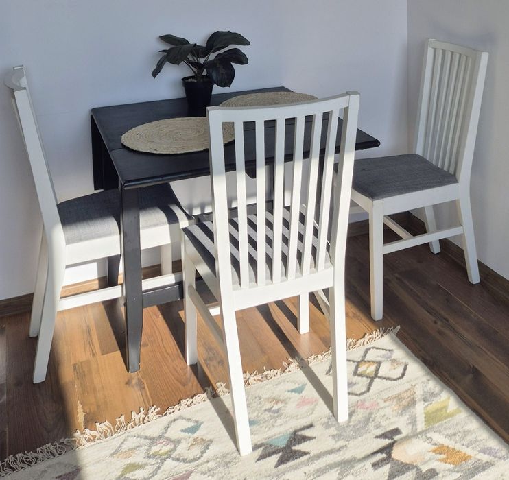 4 drewniane krzesła