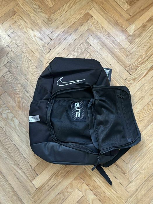 Plecak Nike Elite czarno–biały