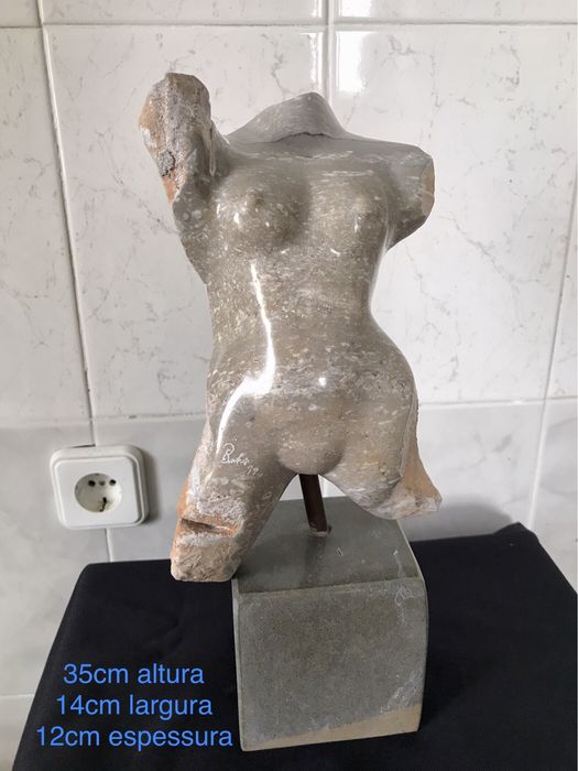 Escultura em pedra