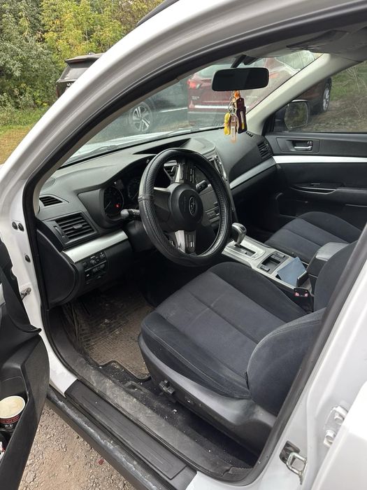 Subaru Outback 2011, 2.5л газ/бенз