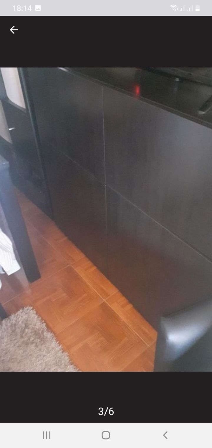Móvel de sala com portas