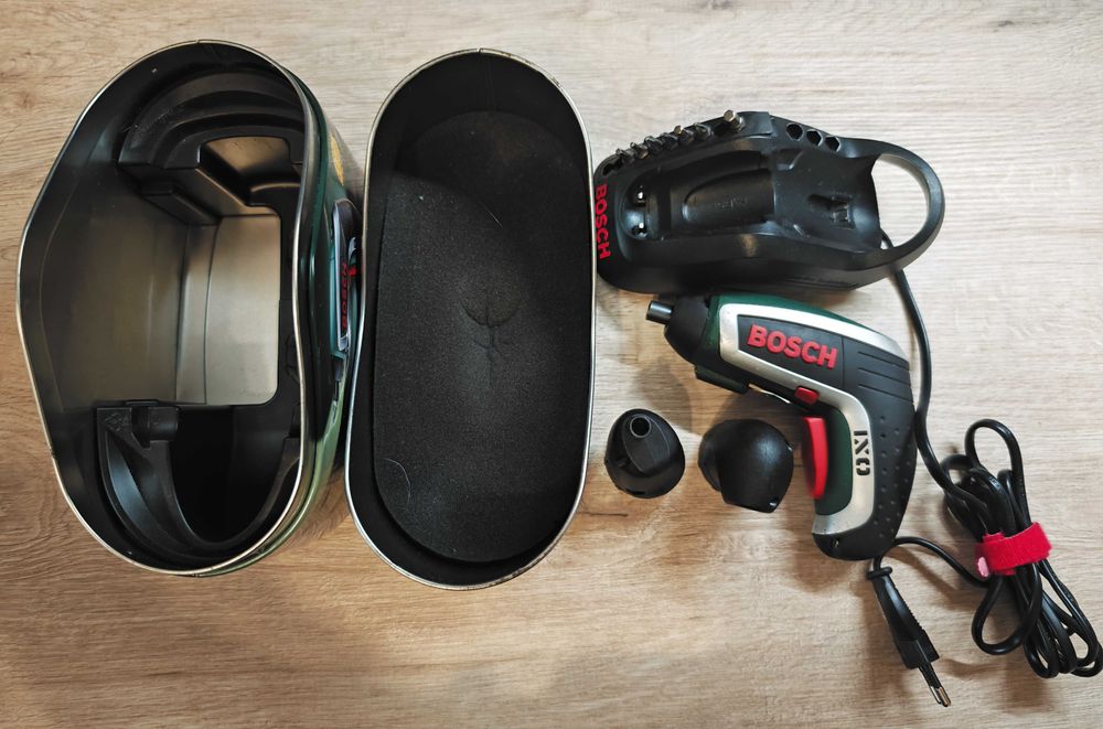 Wkrętarka Bosch IXO - uszkodzona, komplet