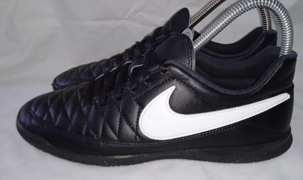 Футзалки Nike Majestry IC 40 р
