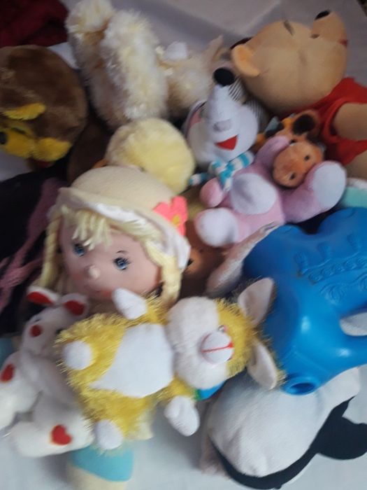 Іграшки дитячі мягкі.