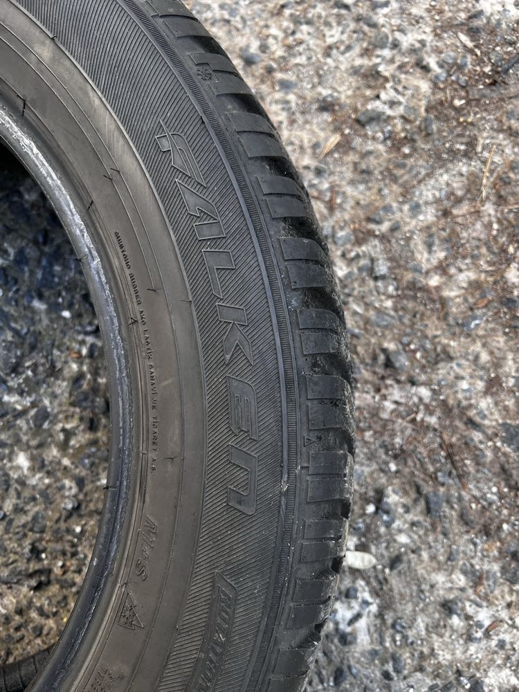 215/60R17 FALKEN Шини