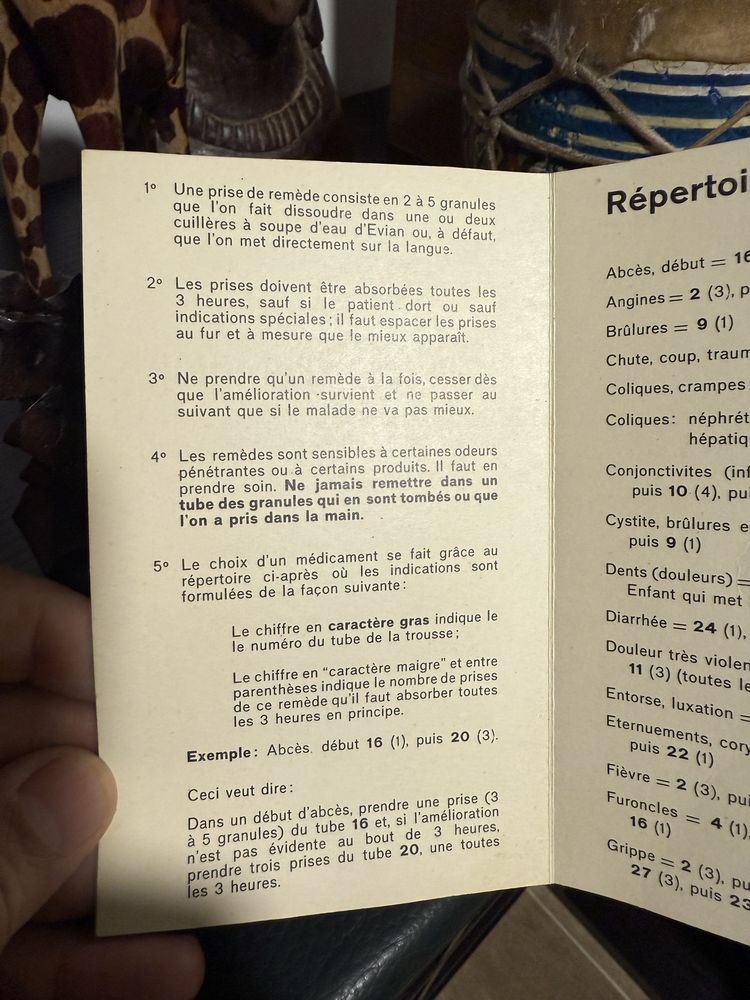 Caixa médico/farmácia antiga
