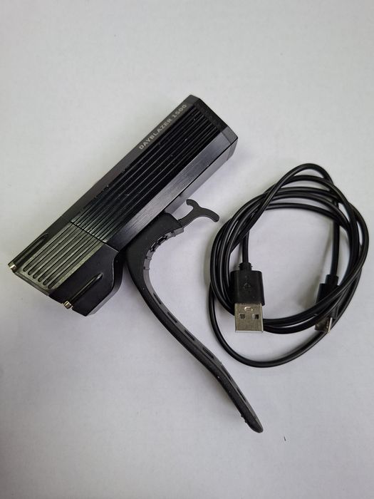 Lampka rowerowa DAYBLAZER 1500