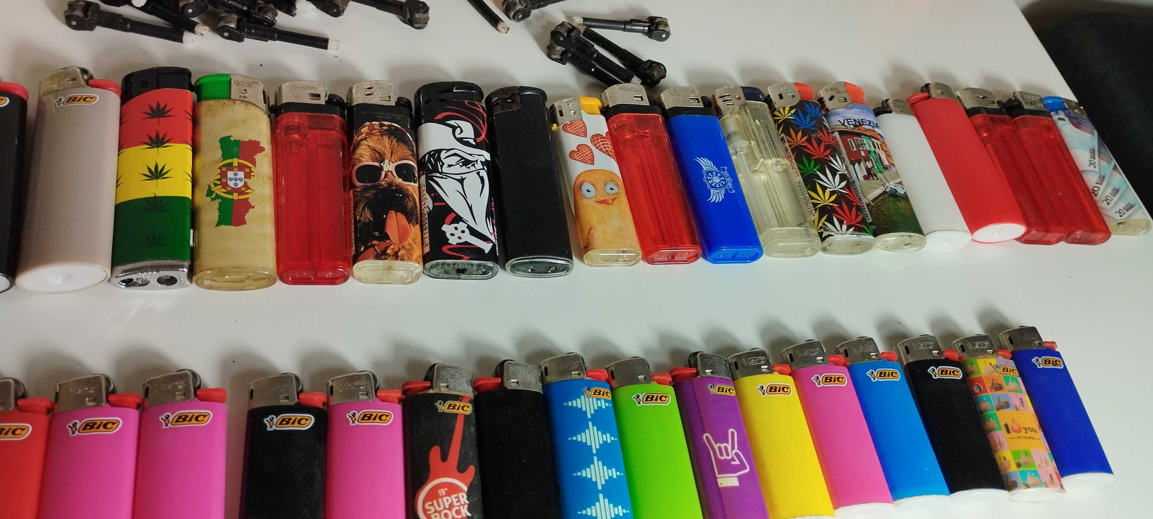 Lote mais de 100 isqueiros - bic e clippers