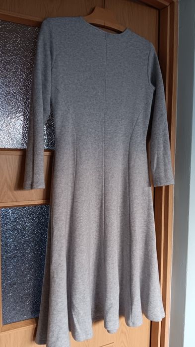 Sukienka dzianinowa Tatuum r M