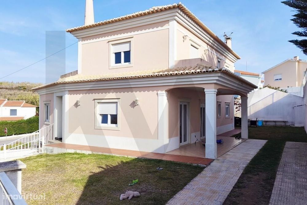 Moradia T3 Isolada com Garagem e Logradouro em Ribamar, Santo Isidoro