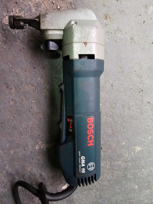 Nożyce do cięcia blachy elektryczne,rozdzierak Bosch GNA 16 profession