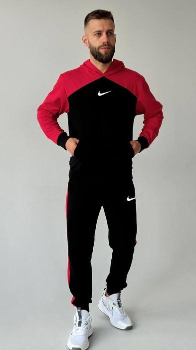 Чоловічий спортивний костюм Nike зі  вставками різні кольори 46-54 р.