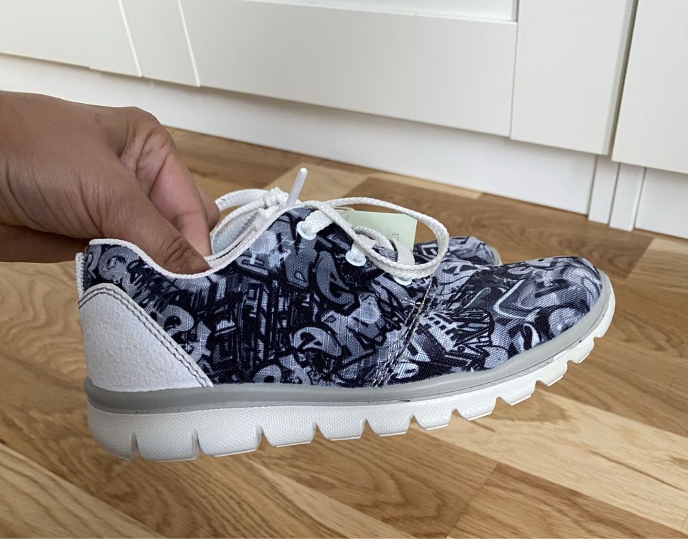 Buty sportowe Primigi r. 28 grafitti