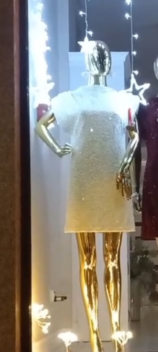 Sukienka kremowa cekinowa