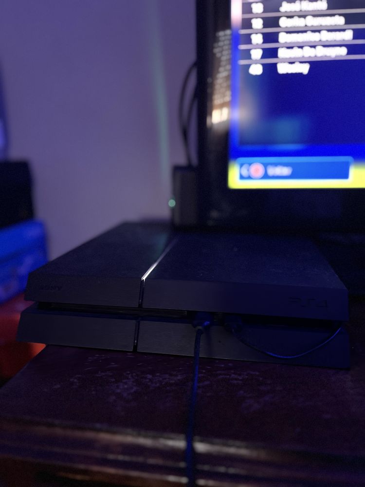 Ps4 500 gb em bom estado