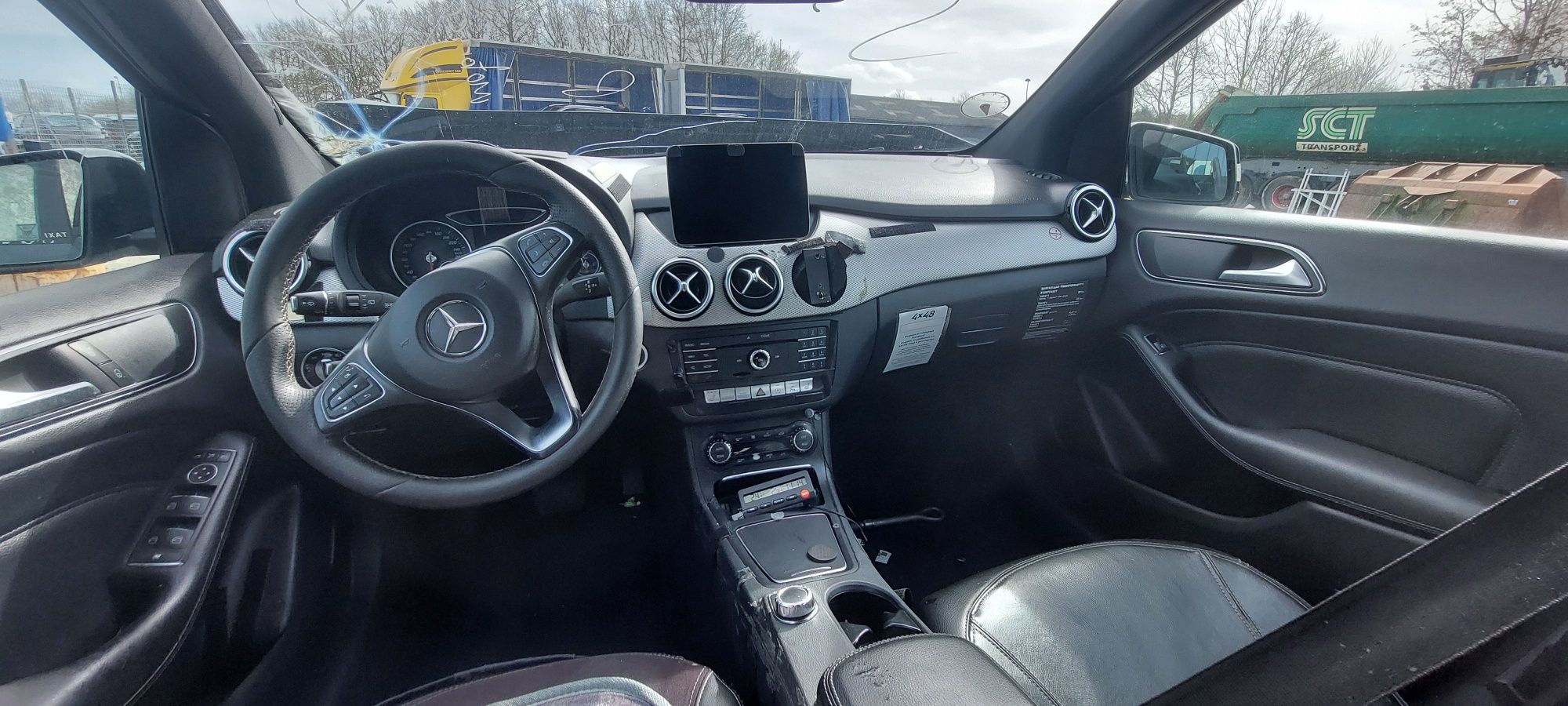 Запчастини Mercedes Benz B клас 220 D 2016 рік