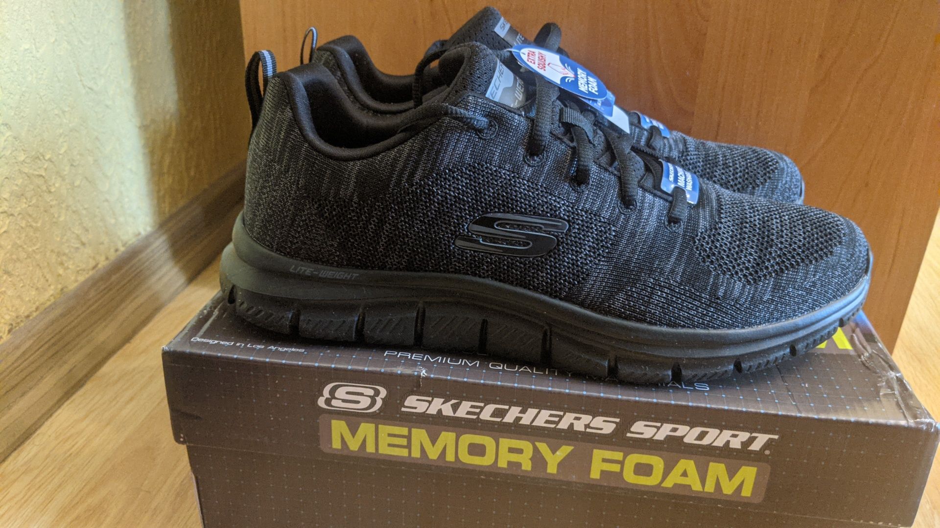 Кросівки Skechers Track Front Runner 9.5US