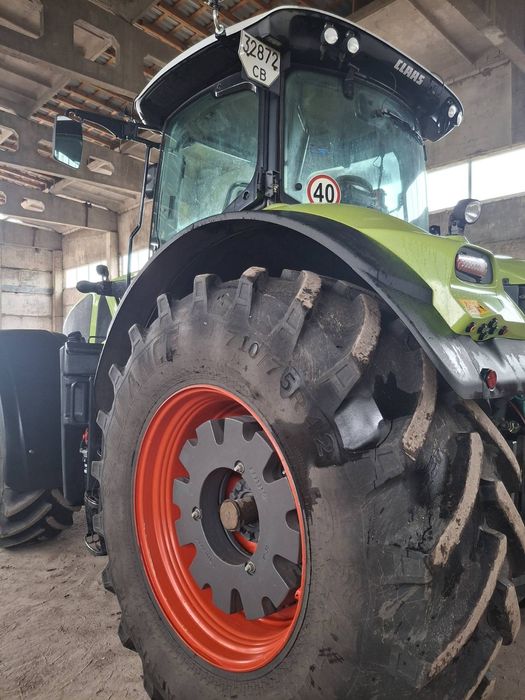 Сільськогосподарське підприємство продає трактор Claas Axion 950