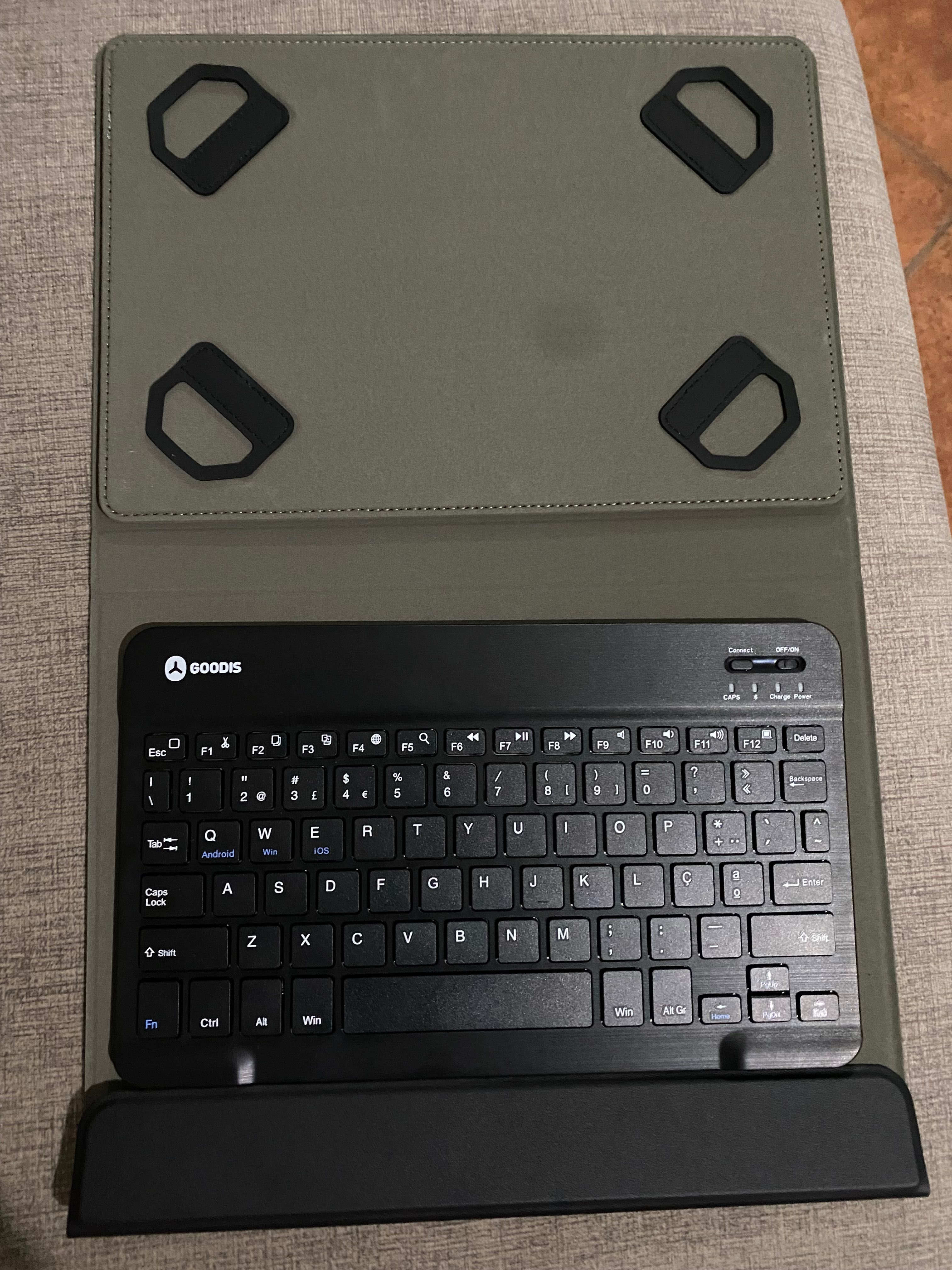 Capa com teclado Goodies