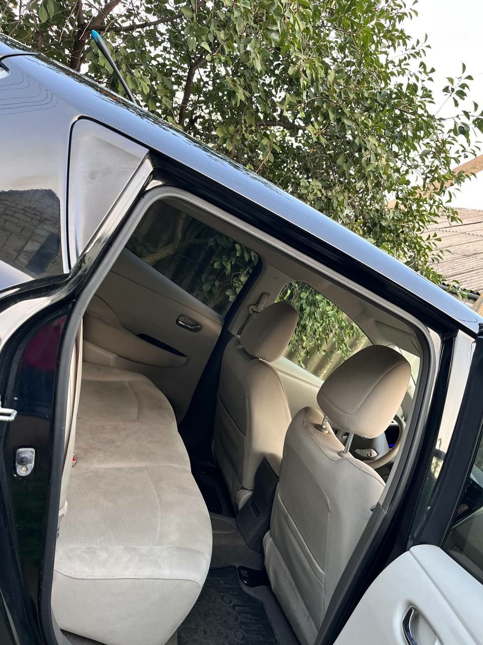 Продам Nissan Leaf