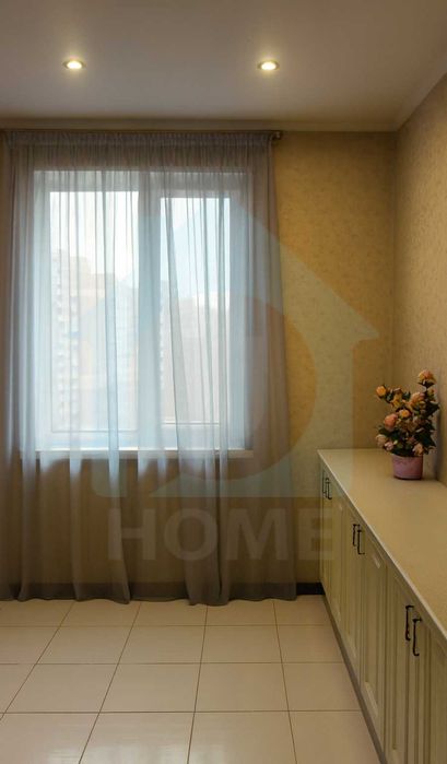 Продаж 3-к квартири з ремонтом у Святошинському р-н (вул. Симиренка).