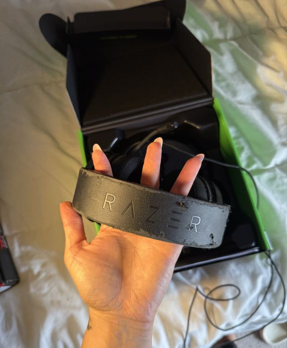 Headset Razer e teclado mecânico
