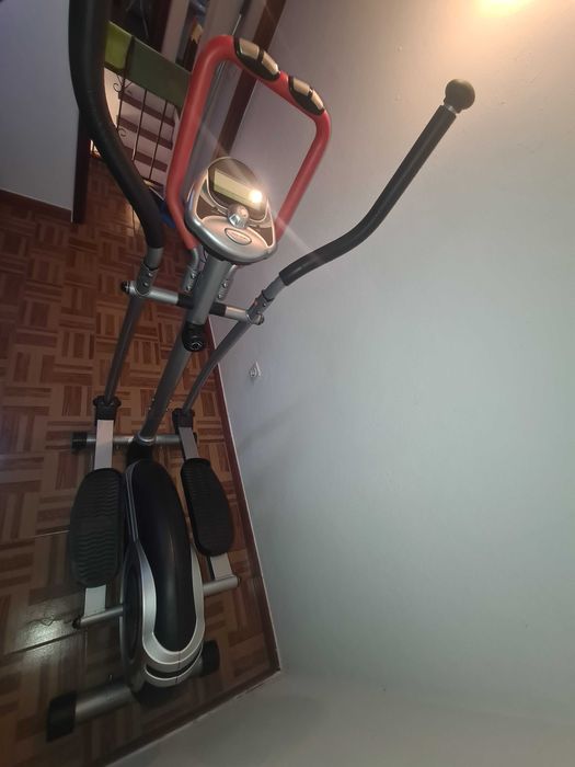 Bicicleta elétrica e máquina de caminhar