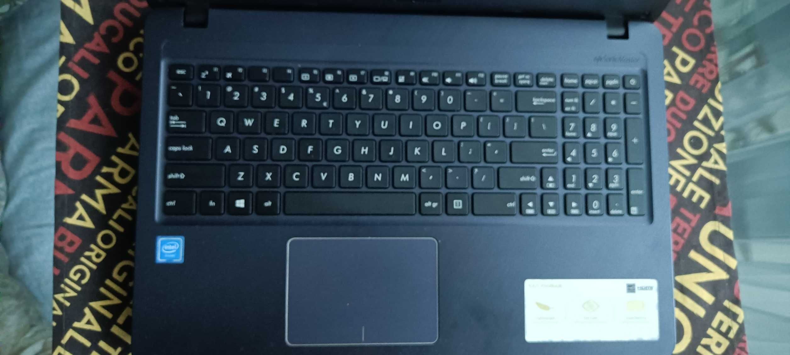 Laptop Asus X543MA